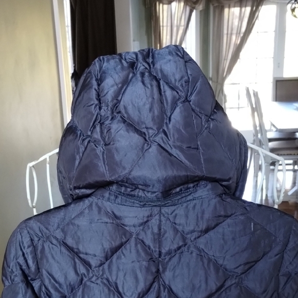 Burberry Dark Blue Quilted Puffer Jacket - Picture 13 of 17